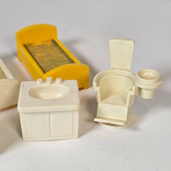 Fisher Price Little People Hospital Furniture Lot Beds Doctor Chair Sink Vintage - Picture 4 of 10